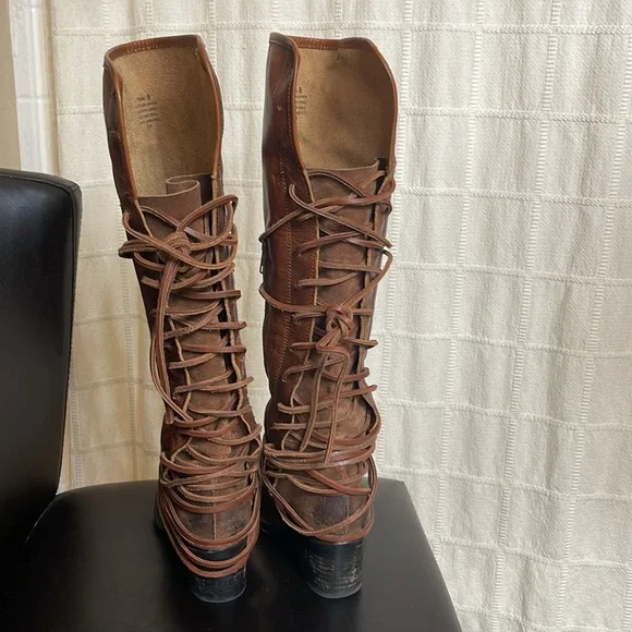 EUC OG Freebird Coal in Cognac, size 9 - Picture 9 of 12